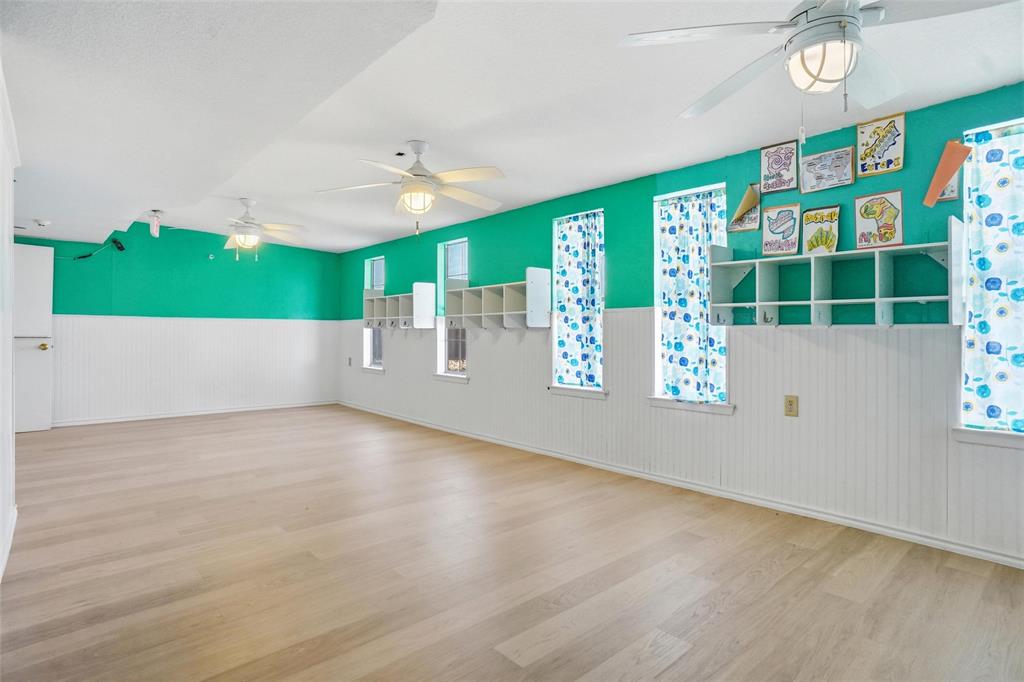 Starlite 12 02 - Commercial Sale