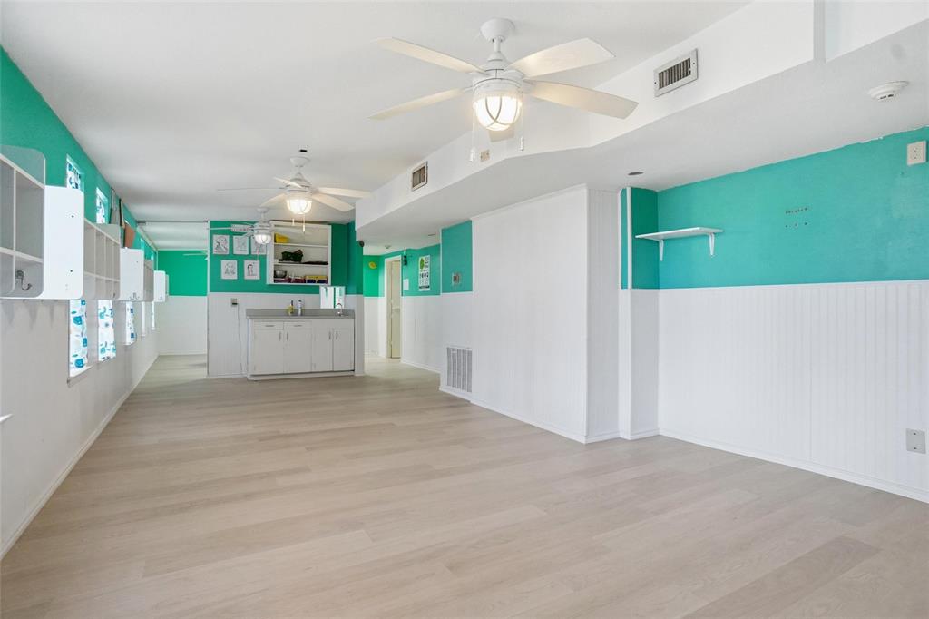 Starlite 12 02 - Commercial Sale