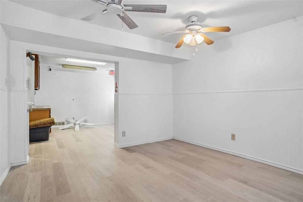 Starlite 12 02 - Commercial Sale