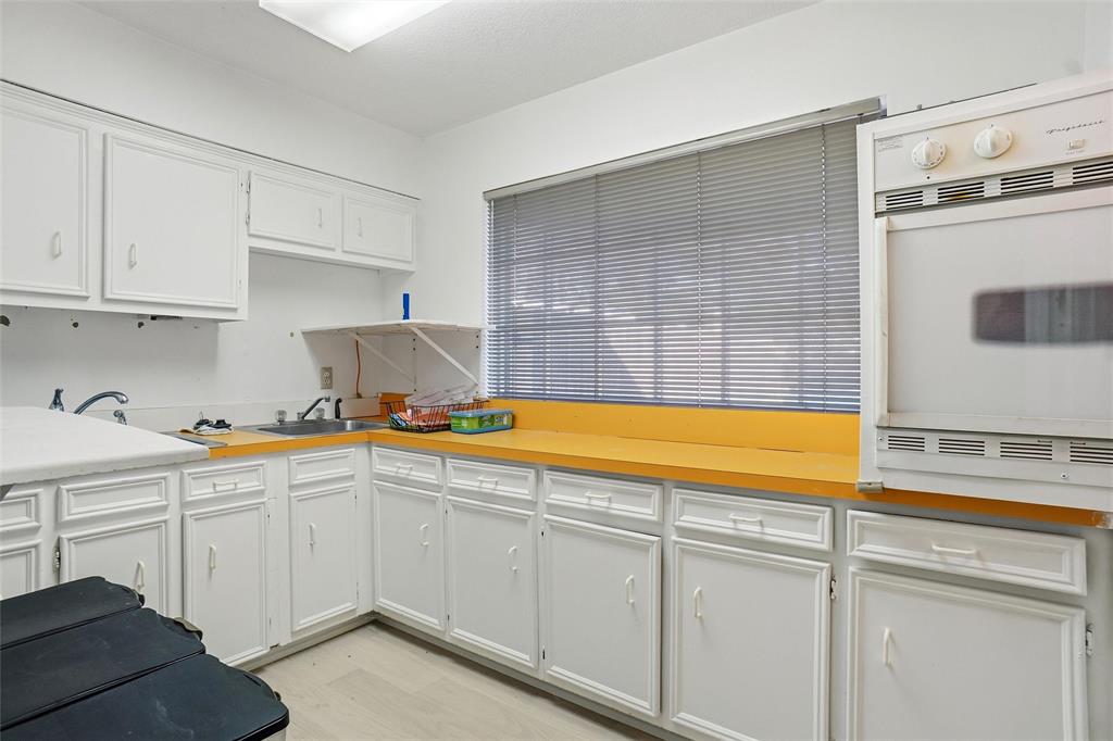 Starlite 12 02 - Commercial Sale