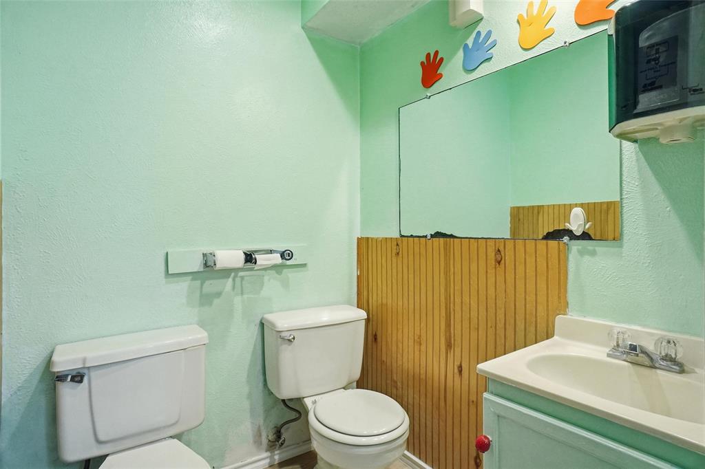 Starlite 12 02 - Commercial Sale