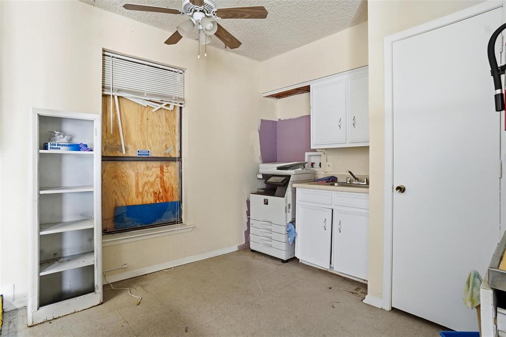 Starlite 12 02 - Commercial Sale