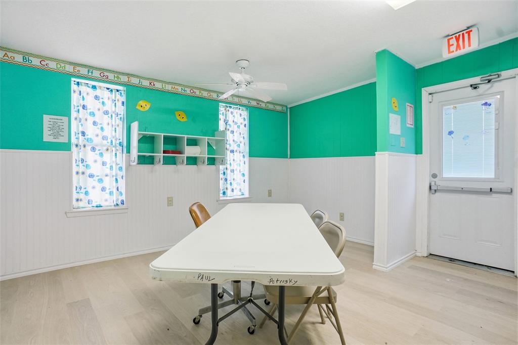 Starlite 12 02 - Commercial Sale