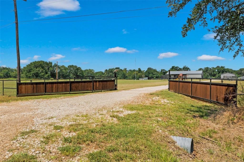 Photo of 2244 County Road 3303, Greenville, TX 75402 (MLS # 21347733)