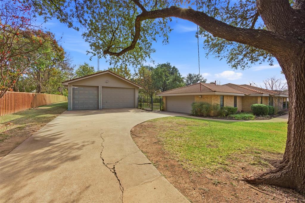 1106 S Greenstone Lane