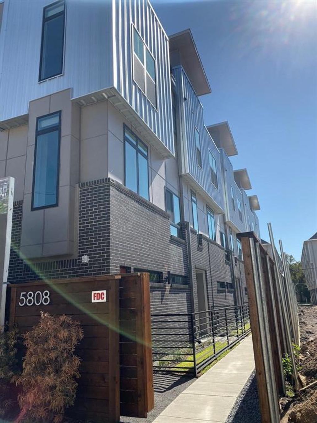 Photo of 5808 Lindell Avenue #101, Dallas, TX 75206 (MLS # 21157719)