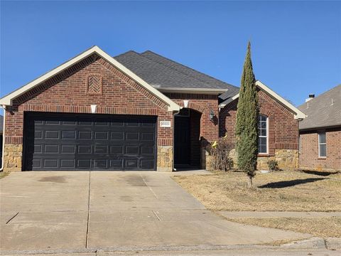 Photo of 10013 Daly Drive, Fort Worth, TX 76053 (MLS # 21216871)