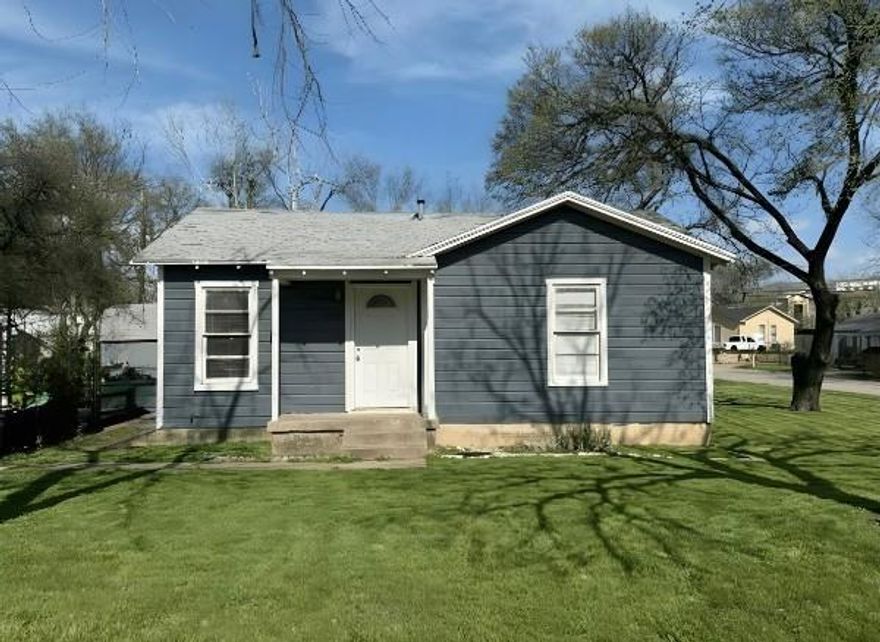 Charming 3-bedroom, 1-bath home located in the established community of Sansom Park, just minutes from downtown Fort Worth and Lake Worth. This property offers a functional layout with comfortable living spaces and plenty of natural light throughout. The spacious yard provides room for outdoor entertaining, gardening, or future improvements. Conveniently located near TX-199 and Loop 820, offering easy access to shopping, dining, schools, and major employers. A great opportunity for first-time homebuyers, downsizers, or investors looking for value in a convenient Fort Worth location.