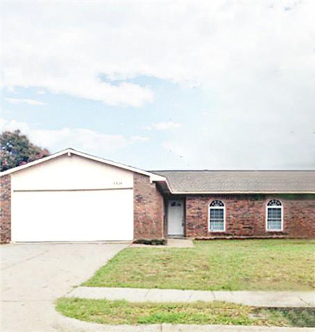 Photo of 3924 Hunters Trail, Mesquite, TX 75150 (MLS # 21025052)