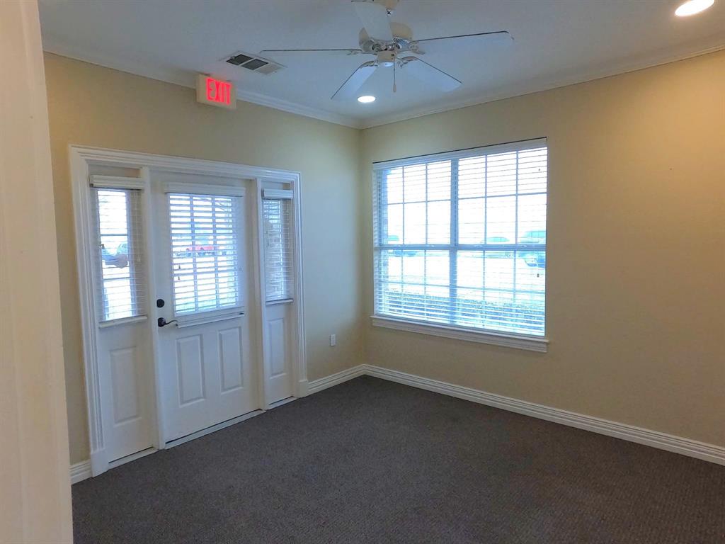 TOWN & COUNTRY OFFICE PARK ADDITION (CFR - Commercial Lease