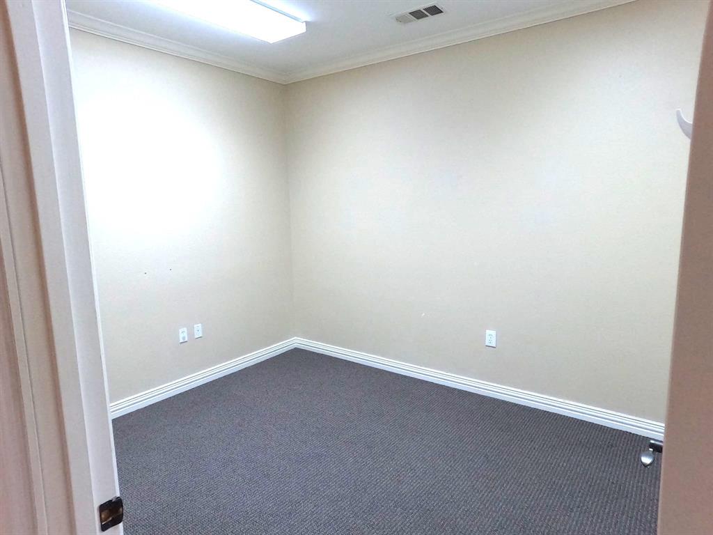 TOWN & COUNTRY OFFICE PARK ADDITION (CFR - Commercial Lease