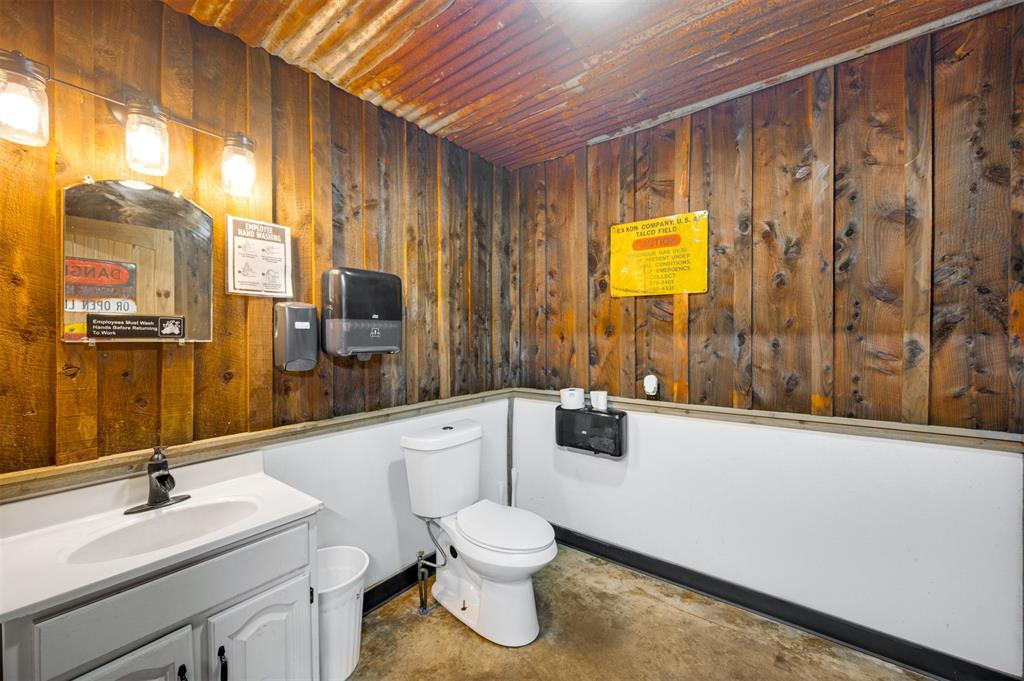 na - Commercial Sale