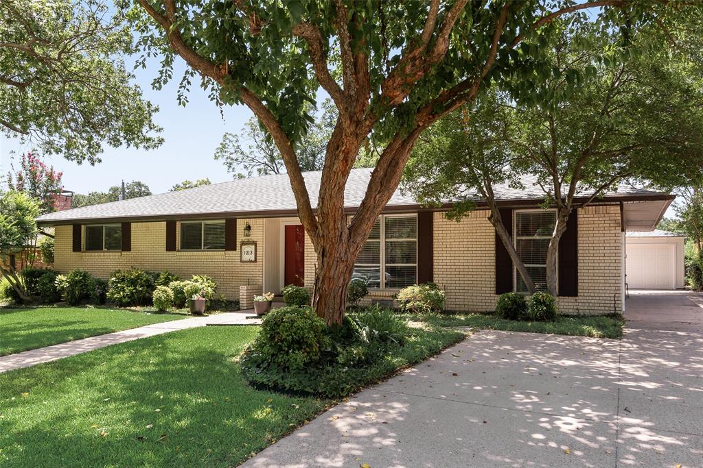 1213 Elmwood Drive