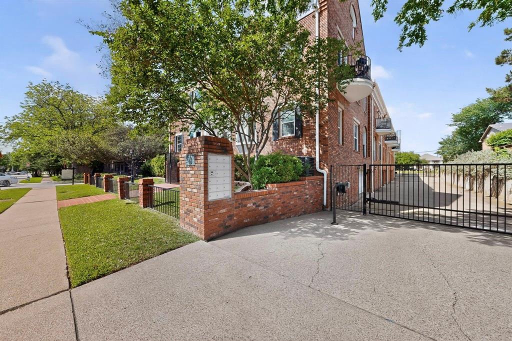 Rawlins Park Condo - Residential