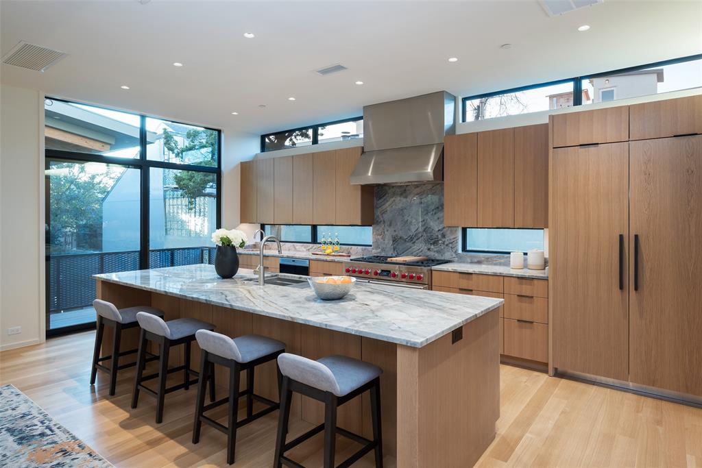 3503 Edgewater Street