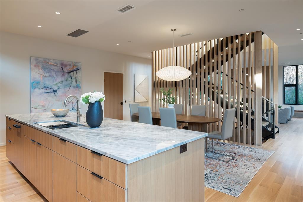 3503 Edgewater Street