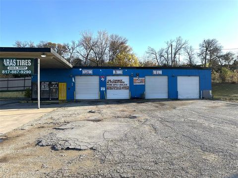 2320 E Berry Street Fort Worth TX 76119