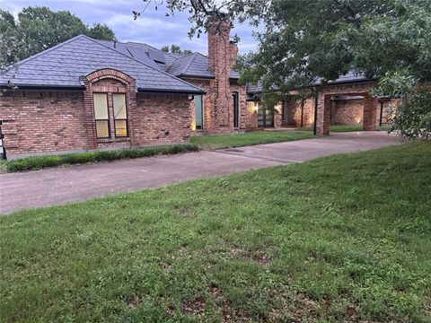1016 Frost Hollow Drive DeSoto TX 75115