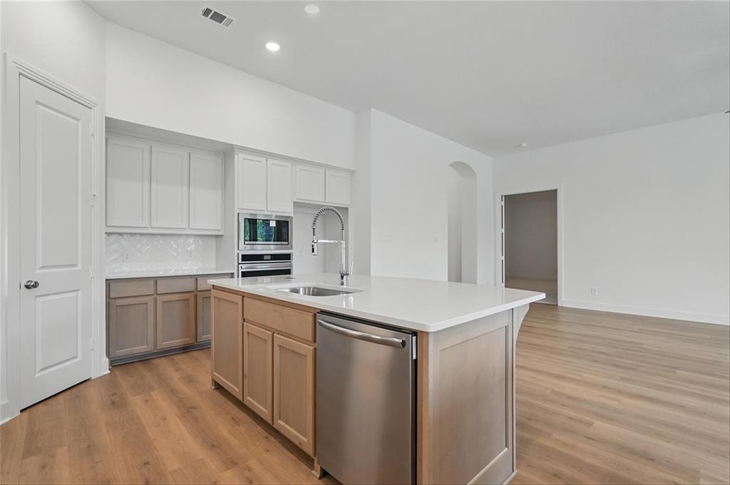 1910 Benedetto Way