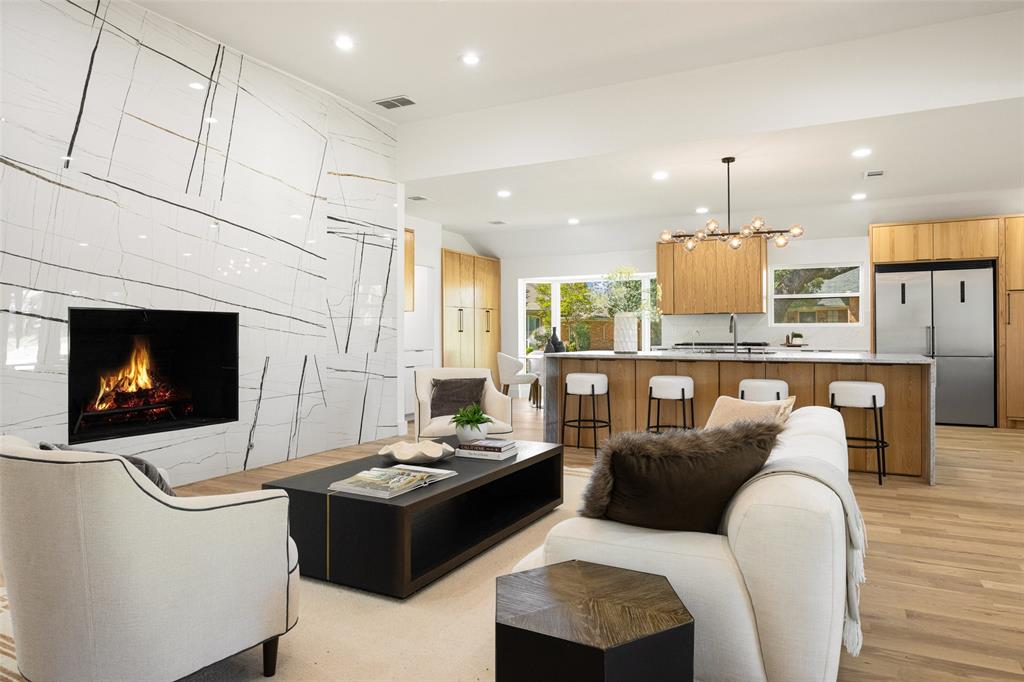 9204 Heatherdale Drive