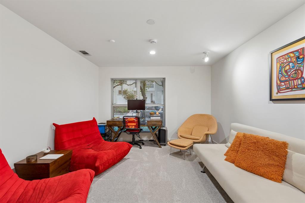 4139 Travis Street