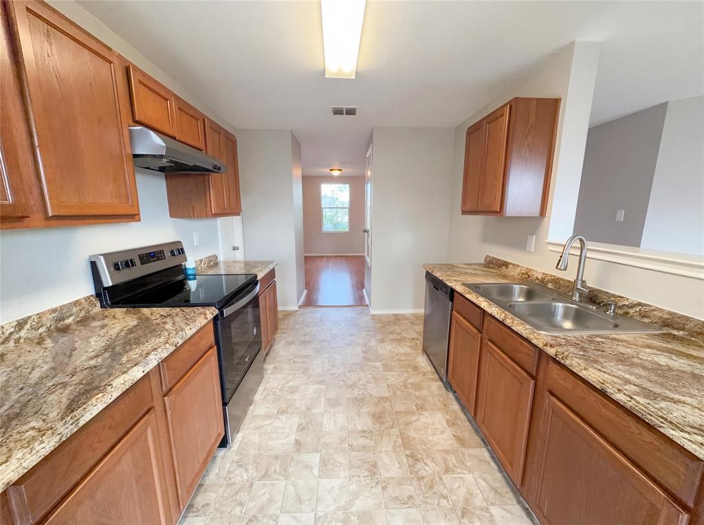 1006 Blackberry Trail