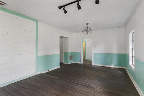 Tiny photo for 922 N Buffalo Avenue, Cleburne, TX 76033 (MLS # 21101087)