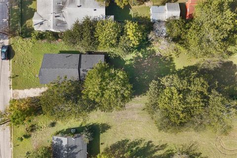 Tiny photo for 922 N Buffalo Avenue, Cleburne, TX 76033 (MLS # 21101087)