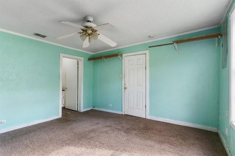 Tiny photo for 922 N Buffalo Avenue, Cleburne, TX 76033 (MLS # 21101087)