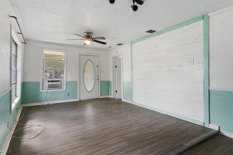 Tiny photo for 922 N Buffalo Avenue, Cleburne, TX 76033 (MLS # 21101087)