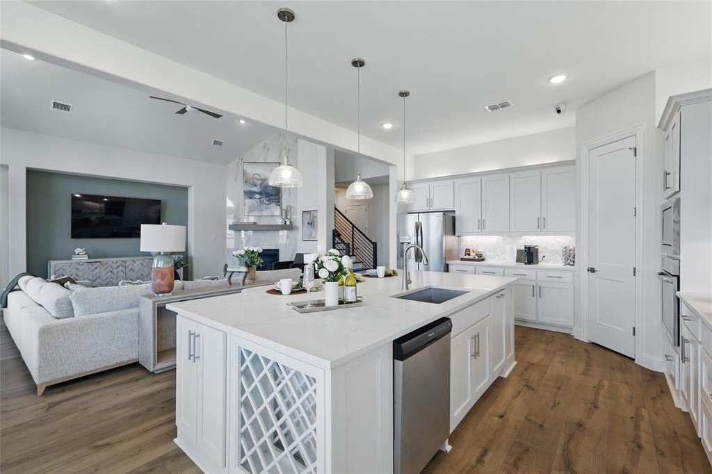 2253 Garnet Drive