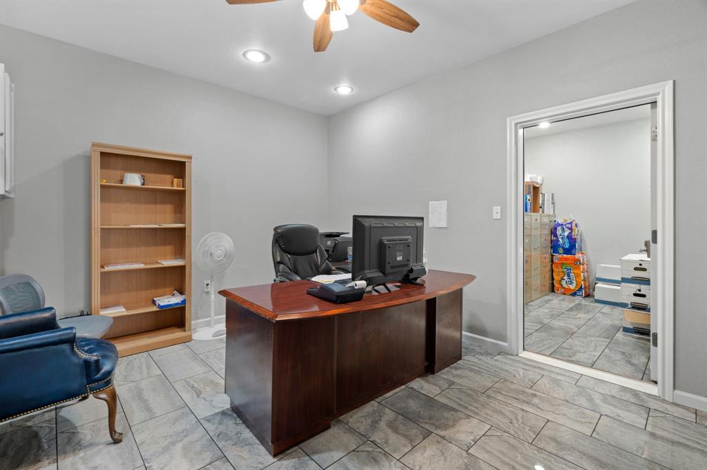 132 W Mcleroy Boulevard