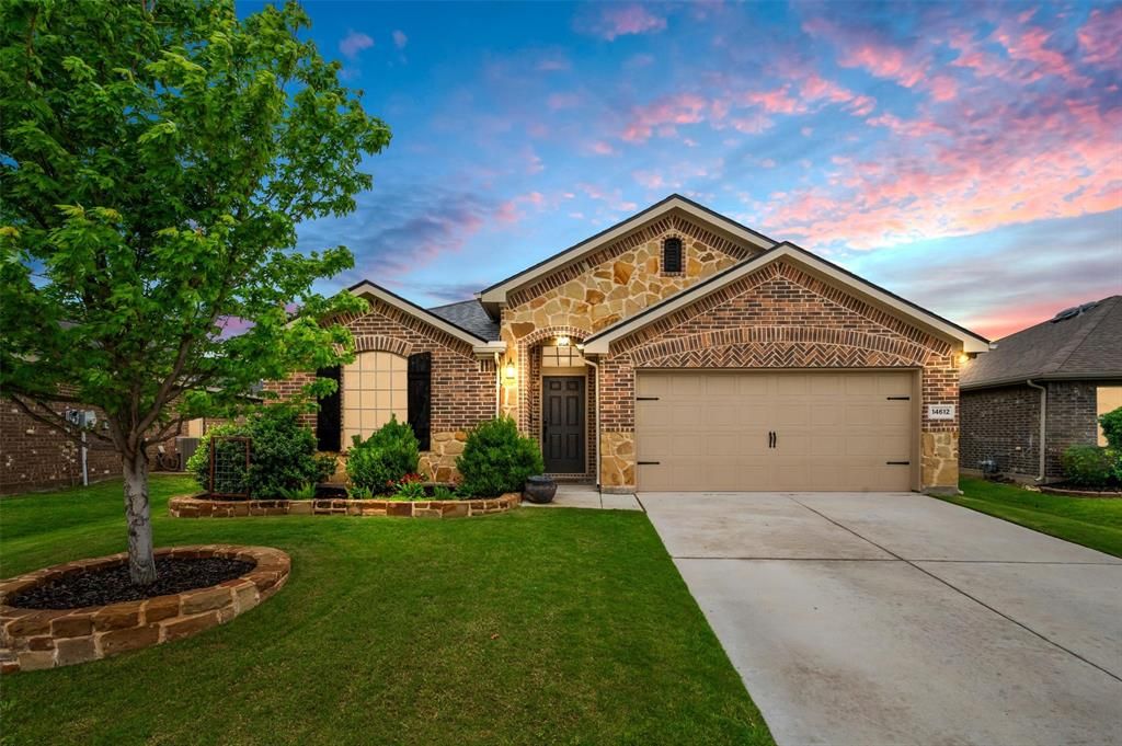 Photo of 14612 Sundog Way, Fort Worth, TX 76052 (MLS # 21252428)