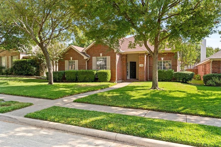 Welcome to this meticulously maintained move in ready home! This one & a half story home, situated minutes from 121 in the Lakes of Preston Vineyards community, is ready for its next family! Master & two secondary bedrooms down with an open concept kitchen & living space. A beautiful office space is just off the entry & the upstairs boast a large bonus space for games, play room, movie room, workout room or whatever your needs may be. Updated kitchen granite counter tops & backsplash coordinate beautifully with the gorgeous hardwoods throughout the main living spaces.