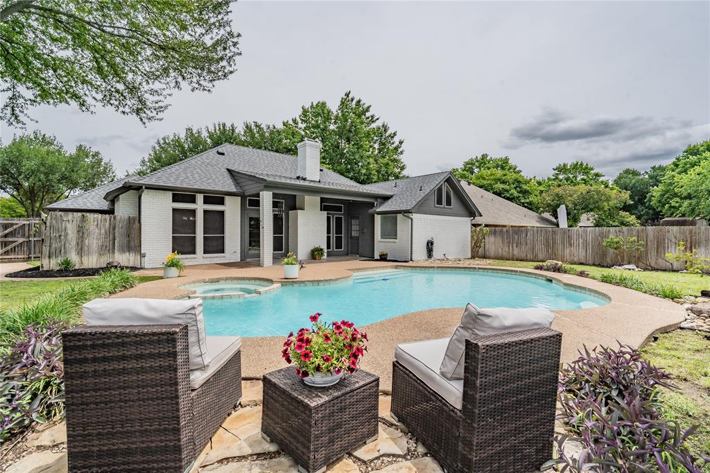 308 Creekside Drive