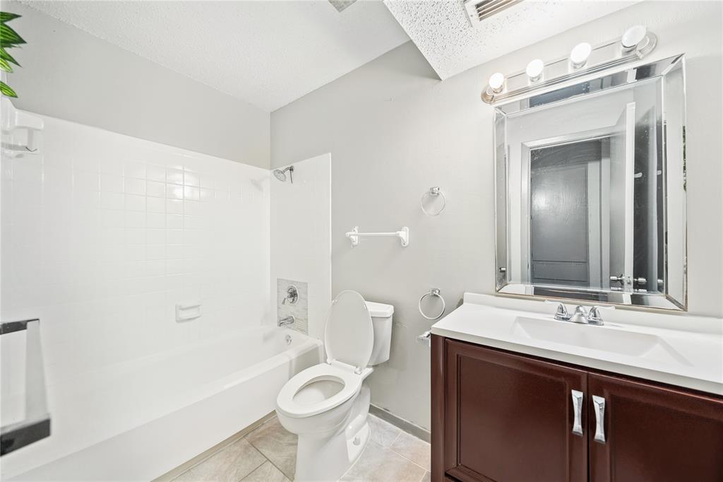 Creekbend Condo Ph 01-06 - Residential Lease