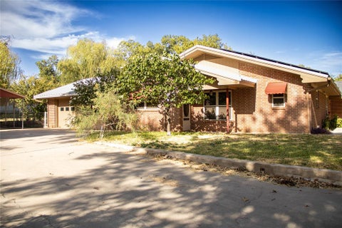 Photo of 405 W Neely Avenue, Comanche, TX 76442 (MLS # 21367667)