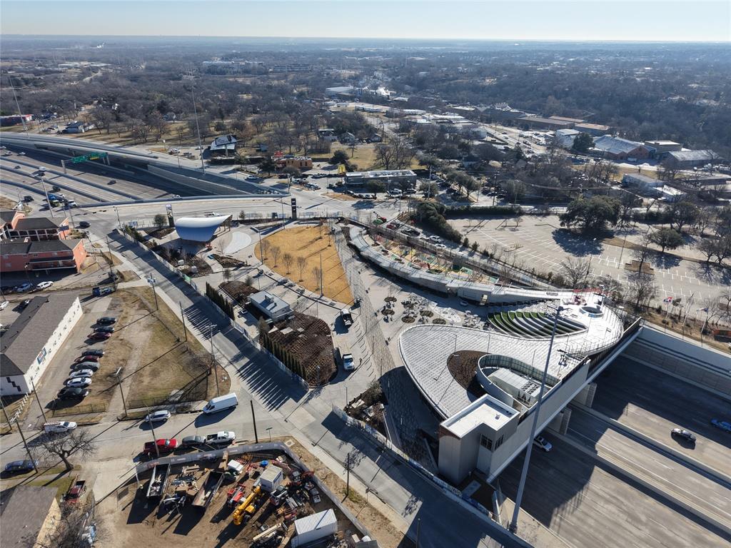 Dallas Land & Loan 02 - Commercial Sale