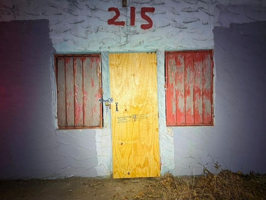 Ideally located near the vibrant Bishop Arts District, this property offers close proximity to popular restaurants, lounges, boutique shopping, and local events. The property may be purchased as either a residential or commercial investment and is zoned MU-1, allowing for mixed-use purposes. Schedule your tour today and take advantage of the exciting growth and development Bishop Arts has to offer.