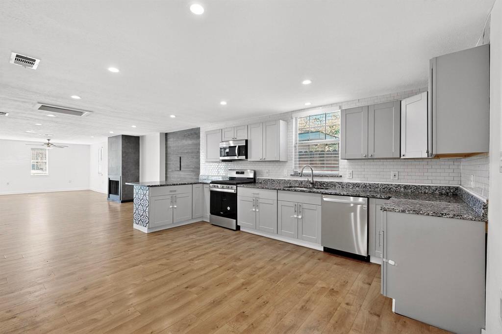 Cloverdale 02 - Residential