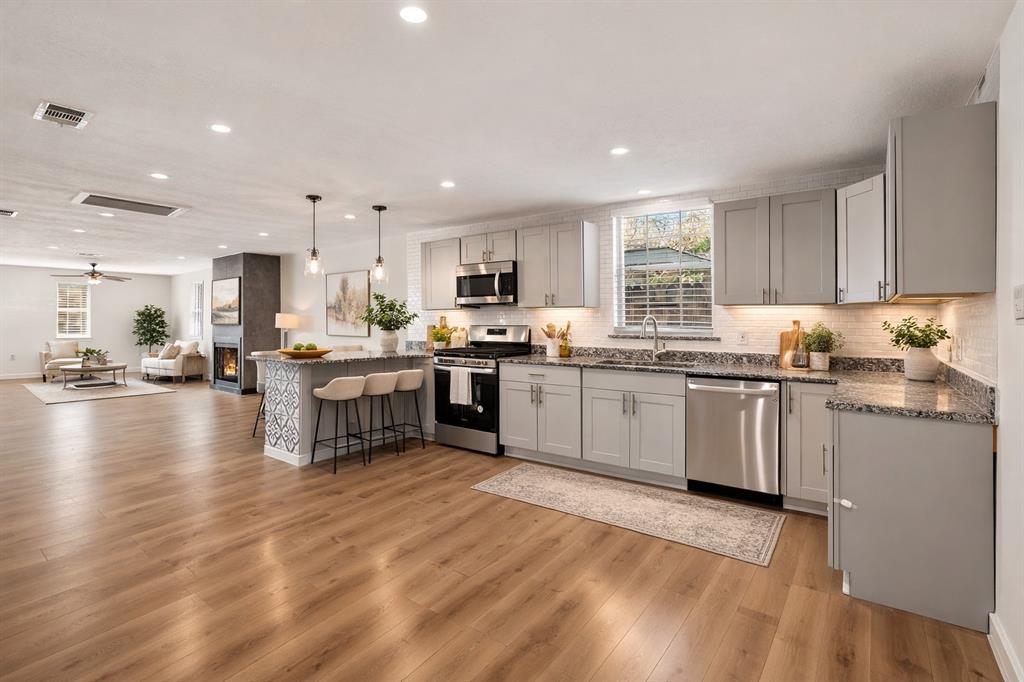 Cloverdale 02 - Residential