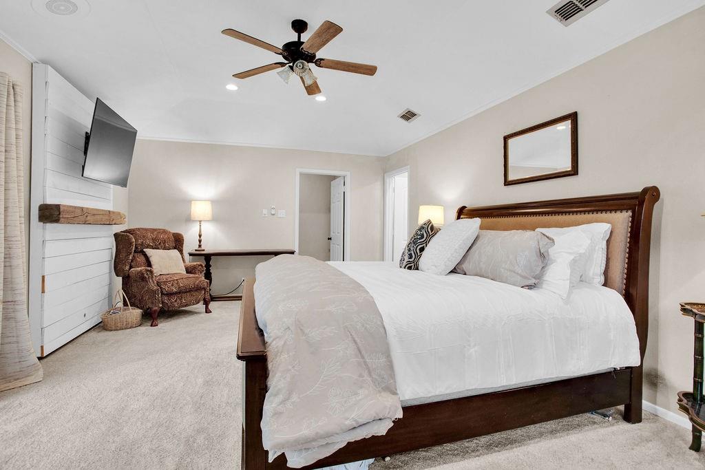 HIDEAWAY LAKE - Residential