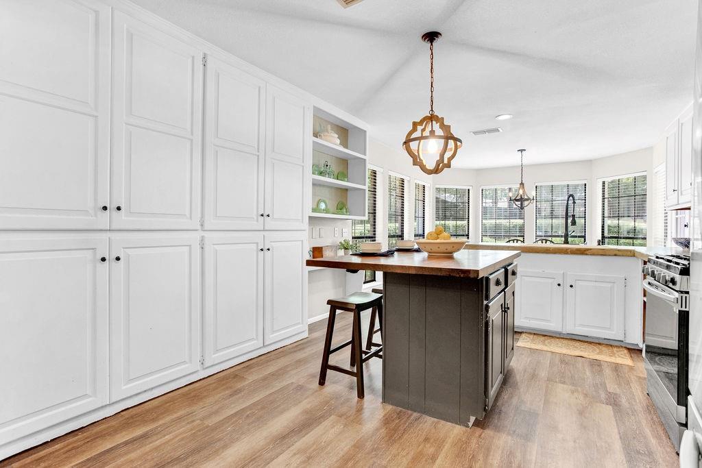 HIDEAWAY LAKE - Residential