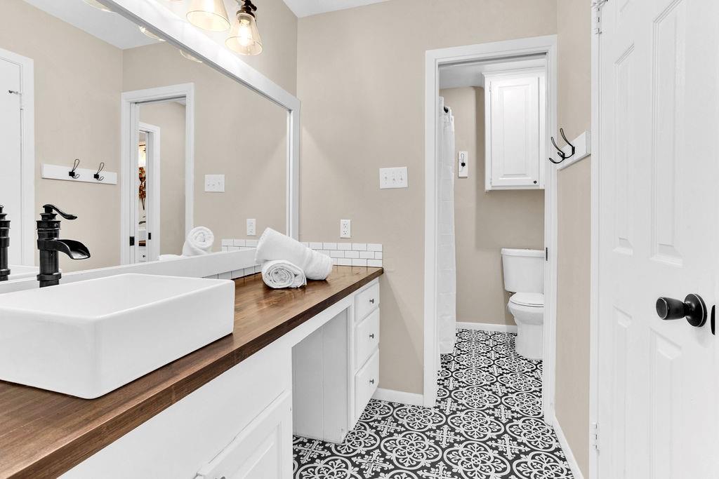 HIDEAWAY LAKE - Residential