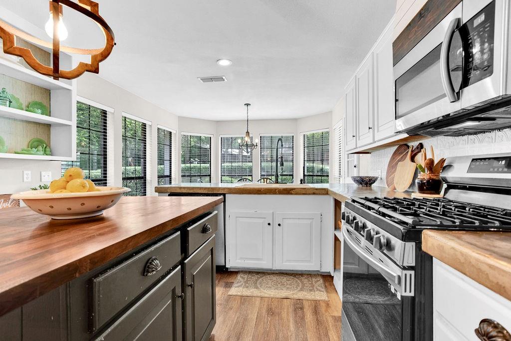 HIDEAWAY LAKE - Residential