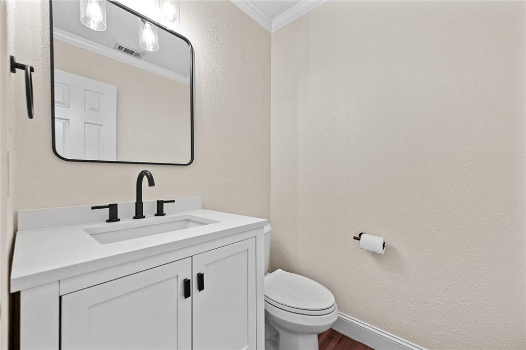 Grapevine, Texas 76051, United States, 3 Bedrooms Bedrooms, ,3 BathroomsBathrooms,Residential,Pending,21552