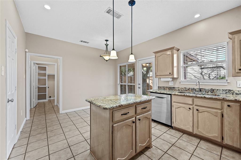 Grapevine, Texas 76051, United States, 3 Bedrooms Bedrooms, ,3 BathroomsBathrooms,Residential,Pending,21552