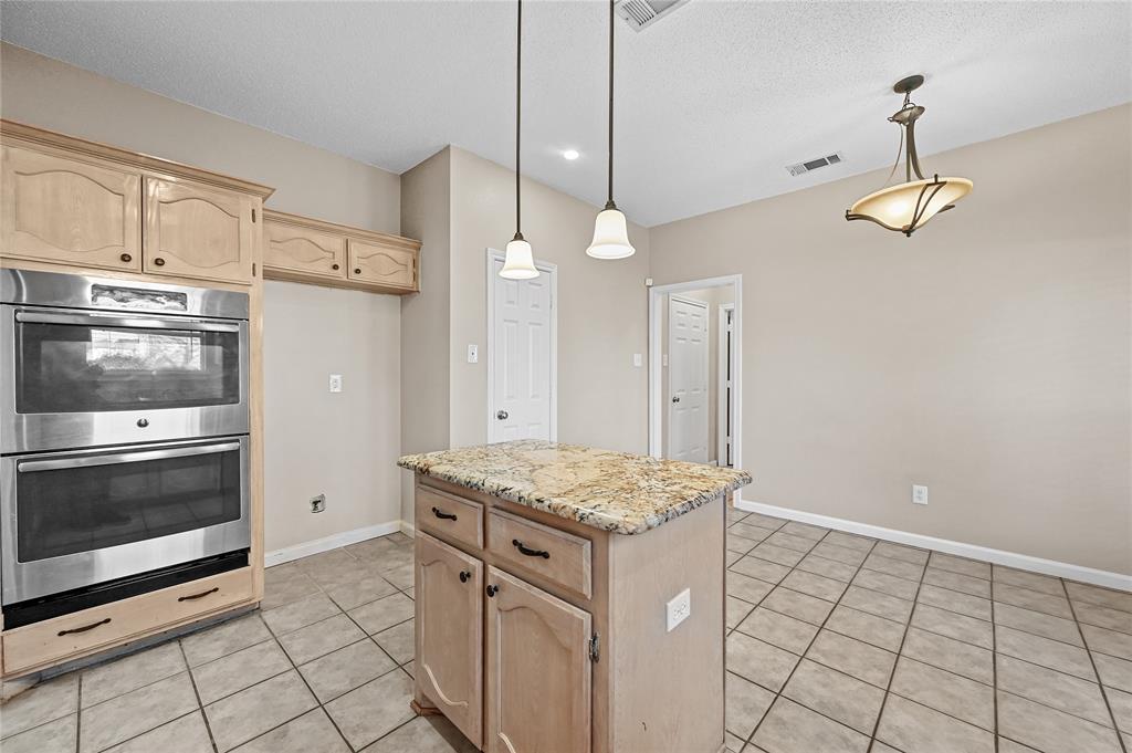 Grapevine, Texas 76051, United States, 3 Bedrooms Bedrooms, ,3 BathroomsBathrooms,Residential,Pending,21552