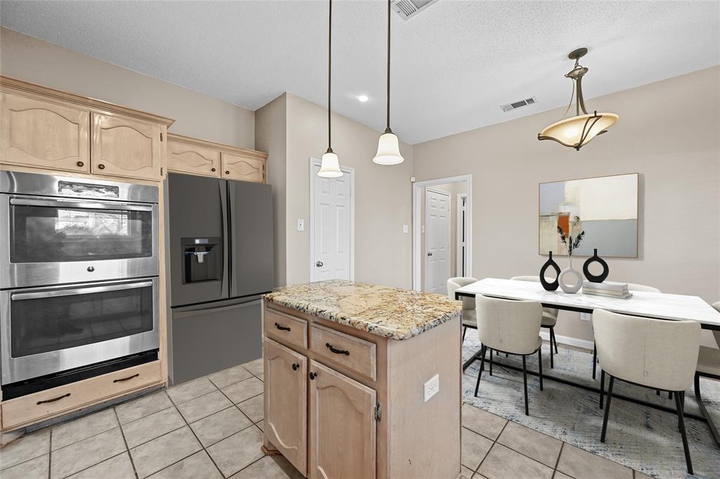 Grapevine, Texas 76051, United States, 3 Bedrooms Bedrooms, ,3 BathroomsBathrooms,Residential,Pending,21552