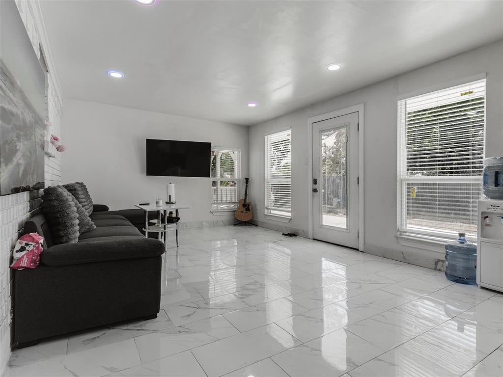 500 Oakwood Drive